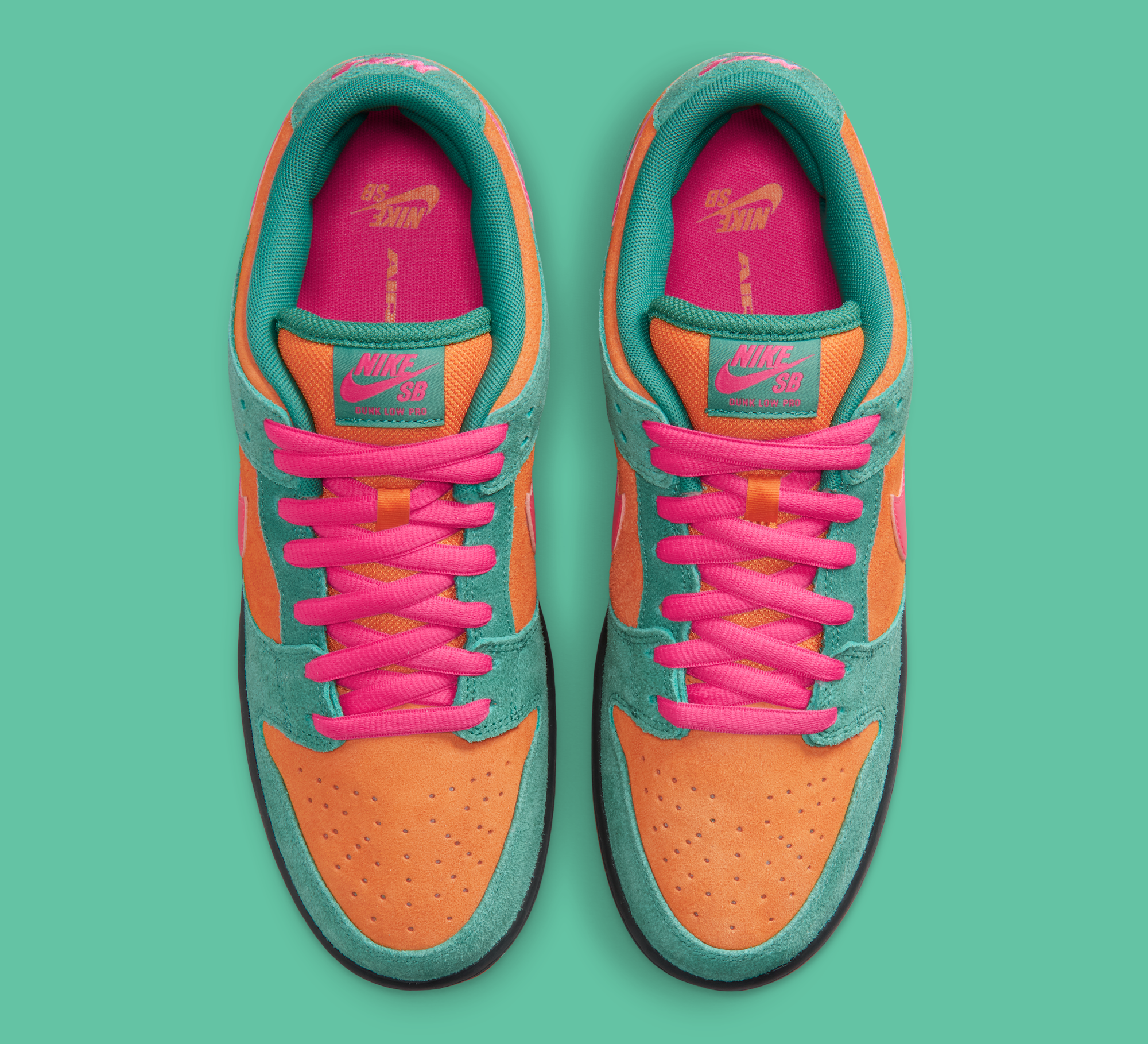 Nike SB Dunk Low "Green Noise & Watermelon" (SKU: HQ1625-301). Photo via Nike.