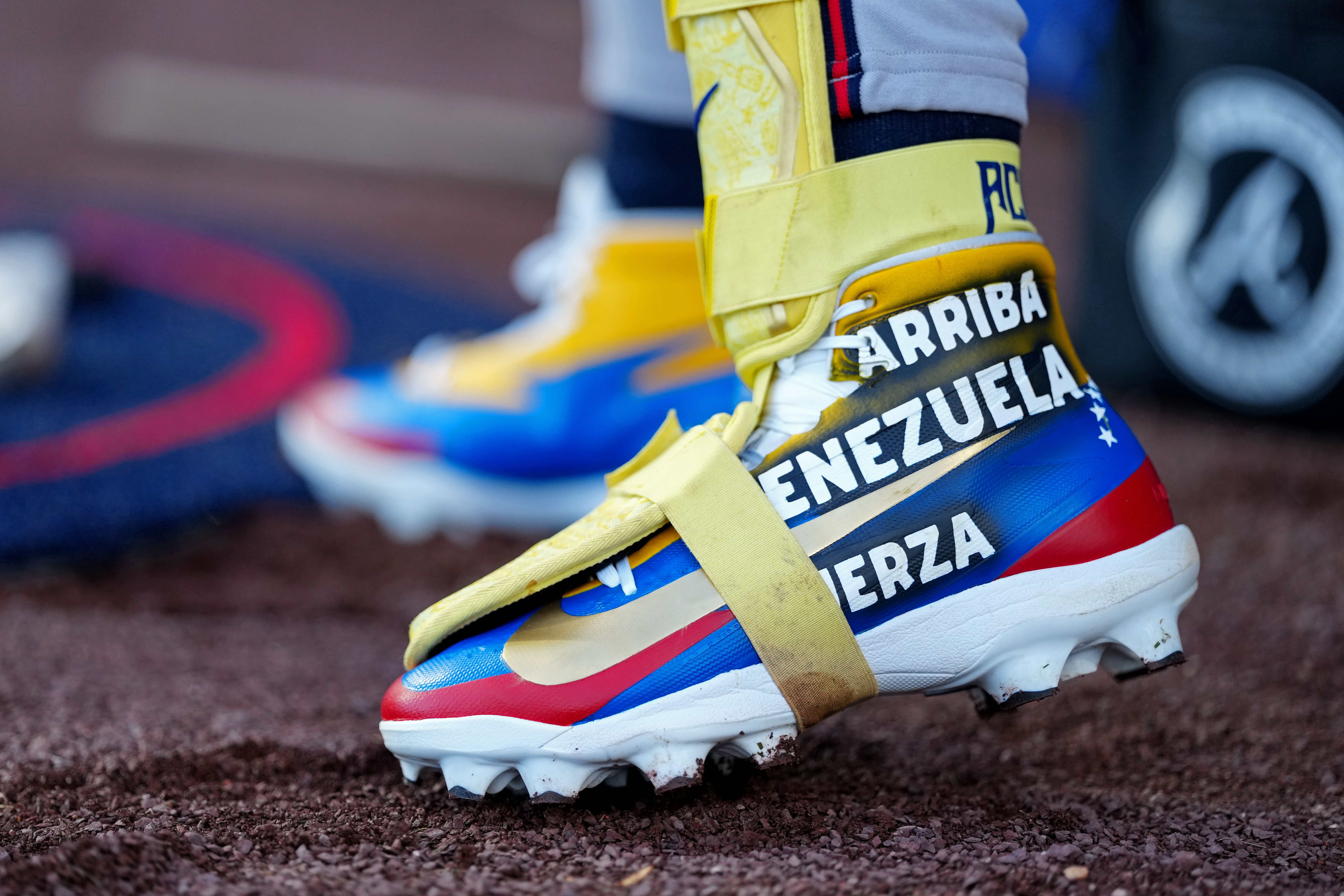 Ronald Acuña Jr.'s  “Arriba Venezuela” Nike Custom Cleats. Photos via MLB.