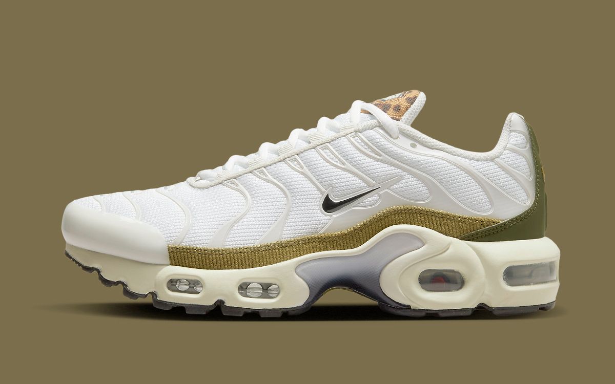 Kids white clearance air max plus