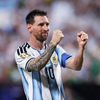 Lionel Messi after scoring in Argentina vs. Algeria 2026 World Cup™ match (June 16, 2026).