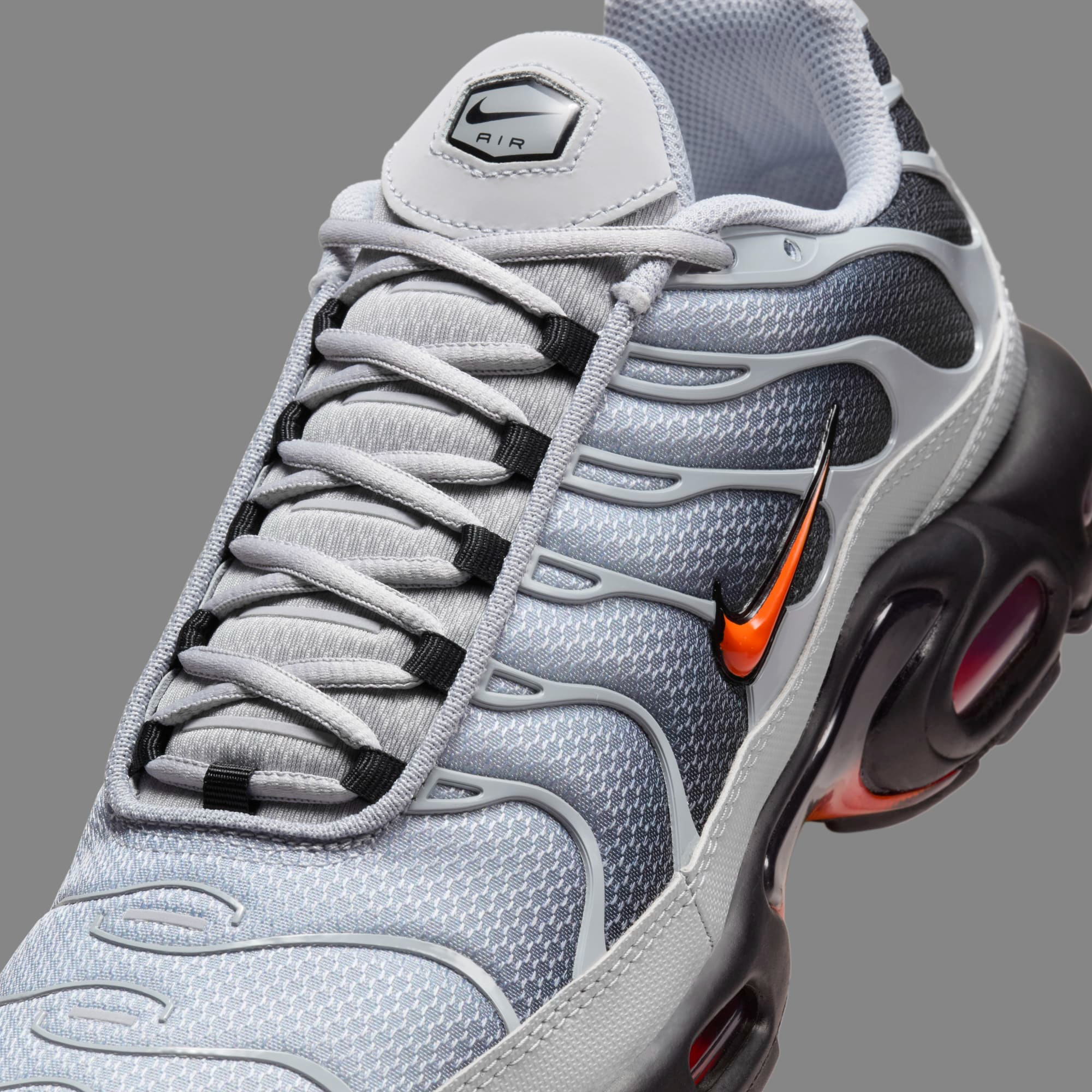 nike tn wolf grey crimson