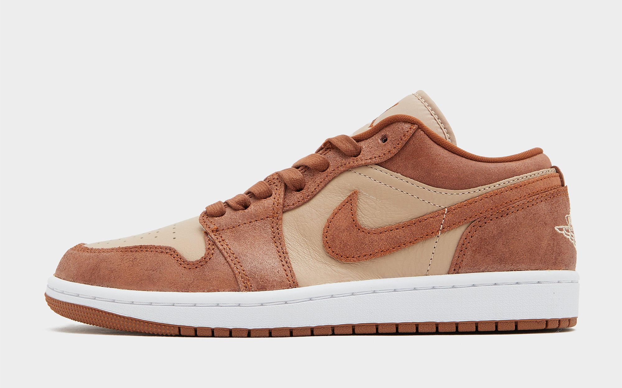 Jordan 1 low hot sale beige suede