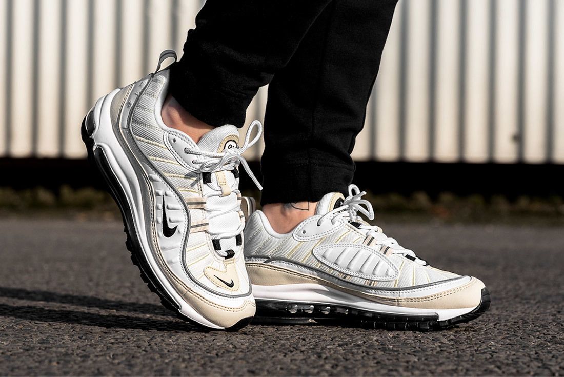 Nike air max hotsell 98 white on feet