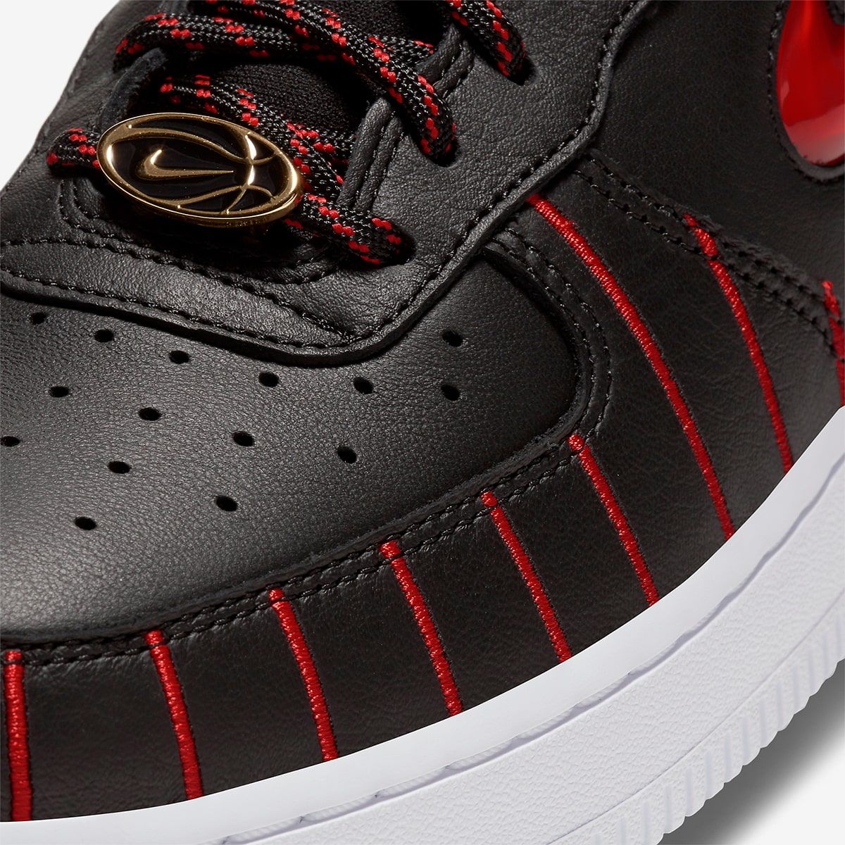 Official Looks at the Nike Air Force 1 Jewel Chicago for All Star Weekend House of Heat