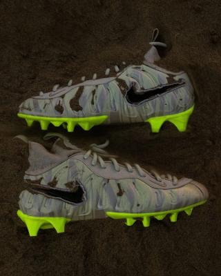 Nike Crafts Exclusive “Mummy Duck” Vaporposite Cleats for the Oregon Ducks