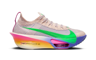 Eliud Kipchoge x Nike AlphaFly 3 "Silt Red" running shoe.