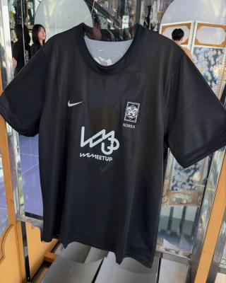 PEACEMINUSONE x Nike for the Korea Football Association. Photo via @dailyfashion_news on Instagram.