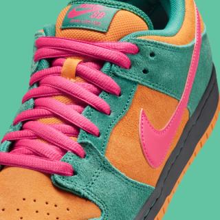Nike SB Dunk Low "Green Noise & Watermelon" (SKU: HQ1625-301). Photo via Nike.