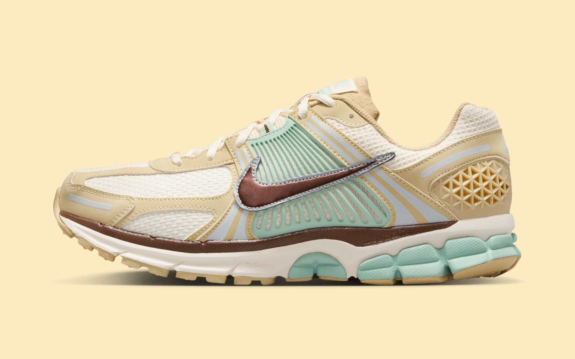 Nike Air Zoom Vomero 5 SE Team Gold Fauna Reflective Shoes Size 9.5 IB2987-700 Nike Zoom Vomero 5 Team Gold Seafoam IB2987-700 main image 2