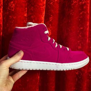 Hazte con las Jordan 11 Retro Low Pure Violet en las mejores tiendas de zapatillas del mundo
