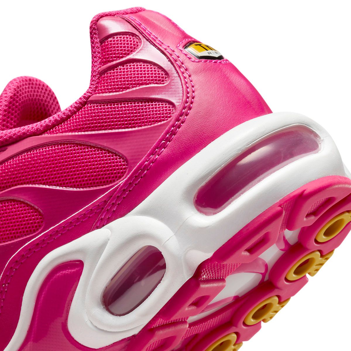 Hot pink nike air hotsell max plus