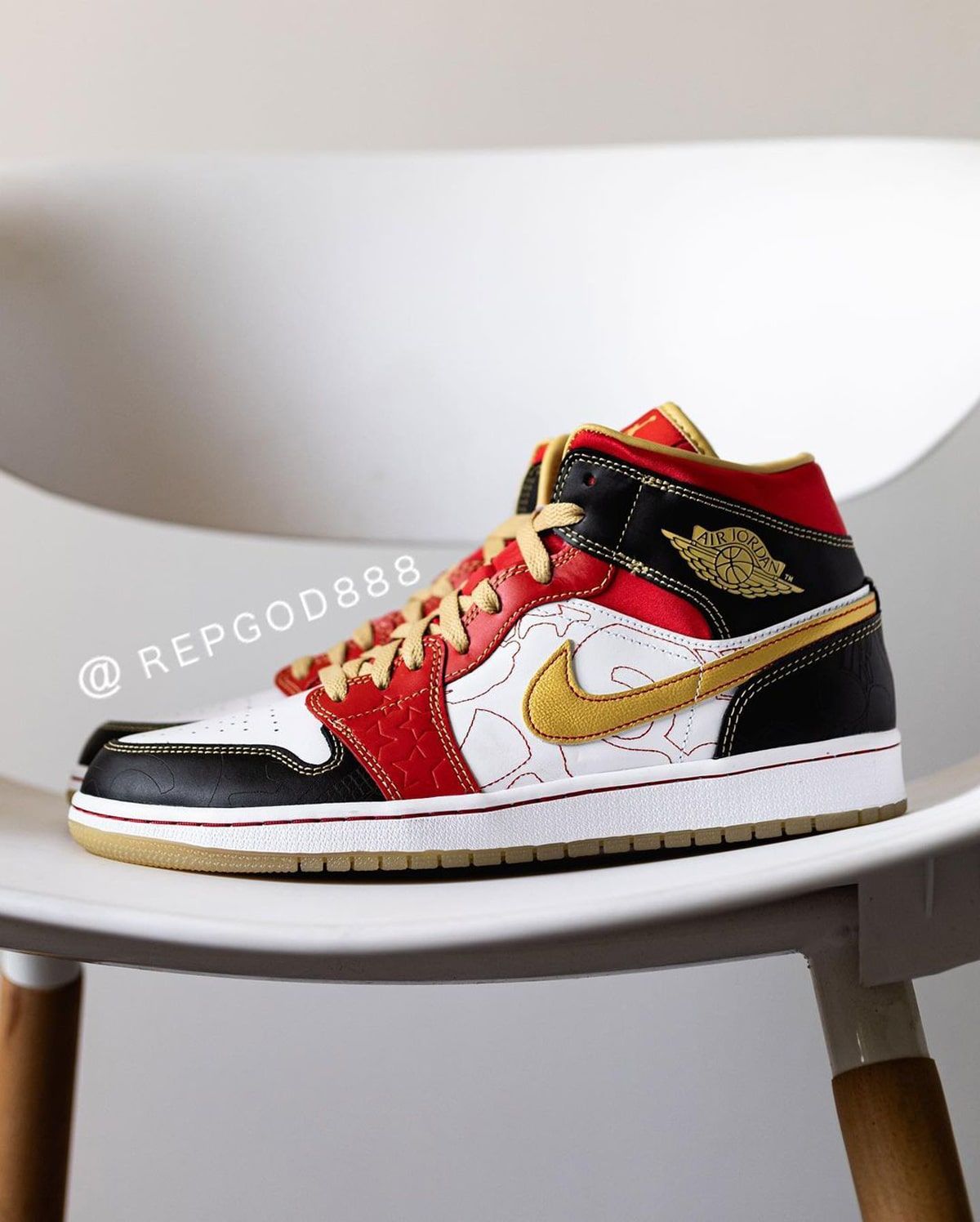 Official Images // Air Jordan 1 Mid XQ (2022) | House of Heat°