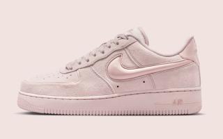 Women's Nike Air Force 1 Low in a "Silt Red/Particle Pink/Silt Red" color scheme.