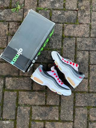 Original pair of the Nike Air Max 95 "Comet". Photo via Reddit user @prestopian_society.