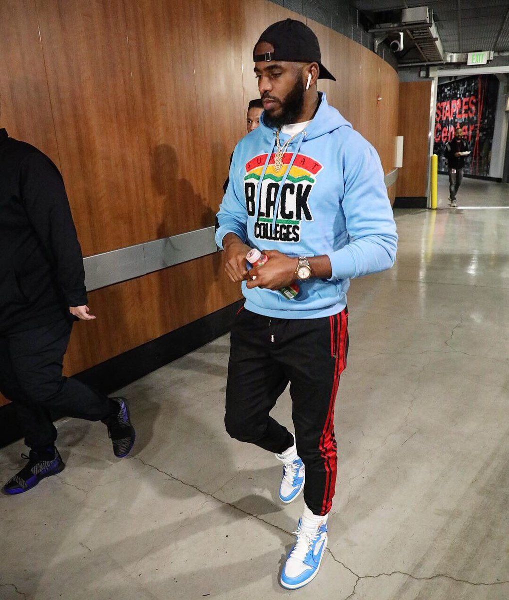 chris paul wearing jordan 1