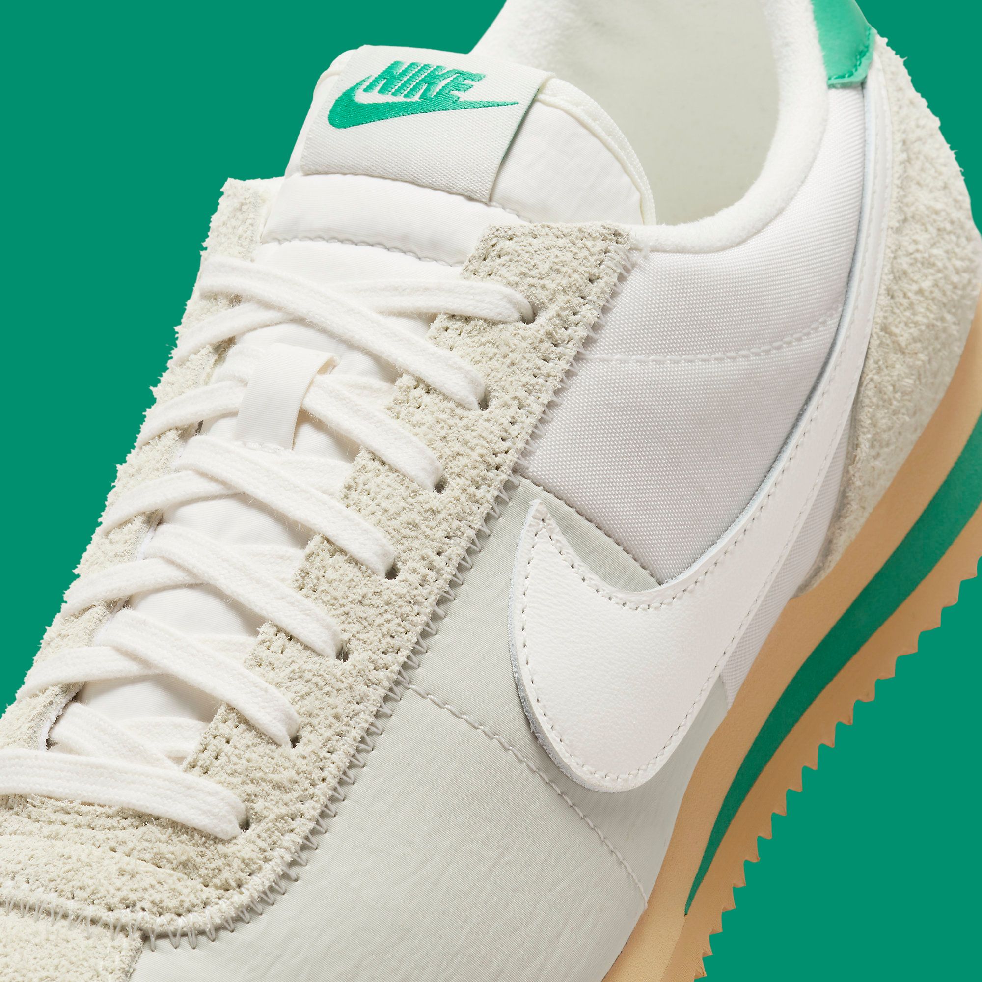 人気 ☆NIKE☆ (W) CORTEZ SAIL AND STADIUM GREEN Amazon.com | Men's Nike Cortez Shoes, Sail/Stadium Green