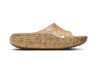 .SWOOSH x Nike ReactX Rejuven8 Slides in a "Wheat/Gum Dark Brown/Sail" color scheme.