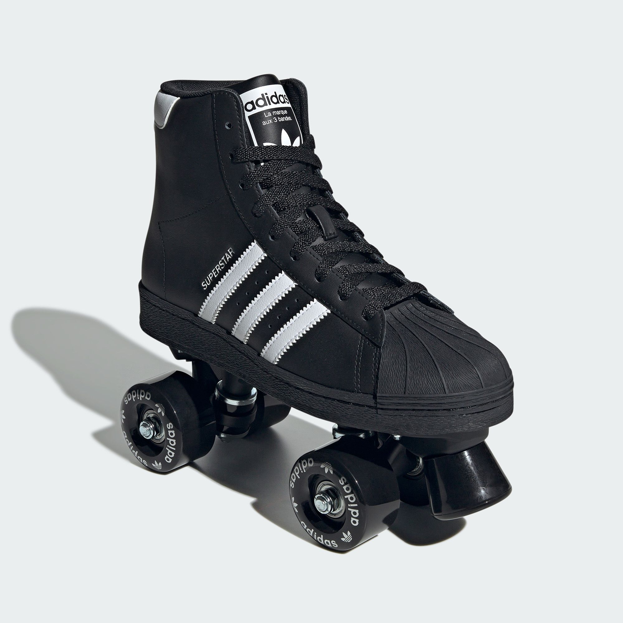 ◆adidas◆ Superstar 82 roller skates silver black JH5522 adidas Women's Superstar 82 Roller Skates Silver/Black