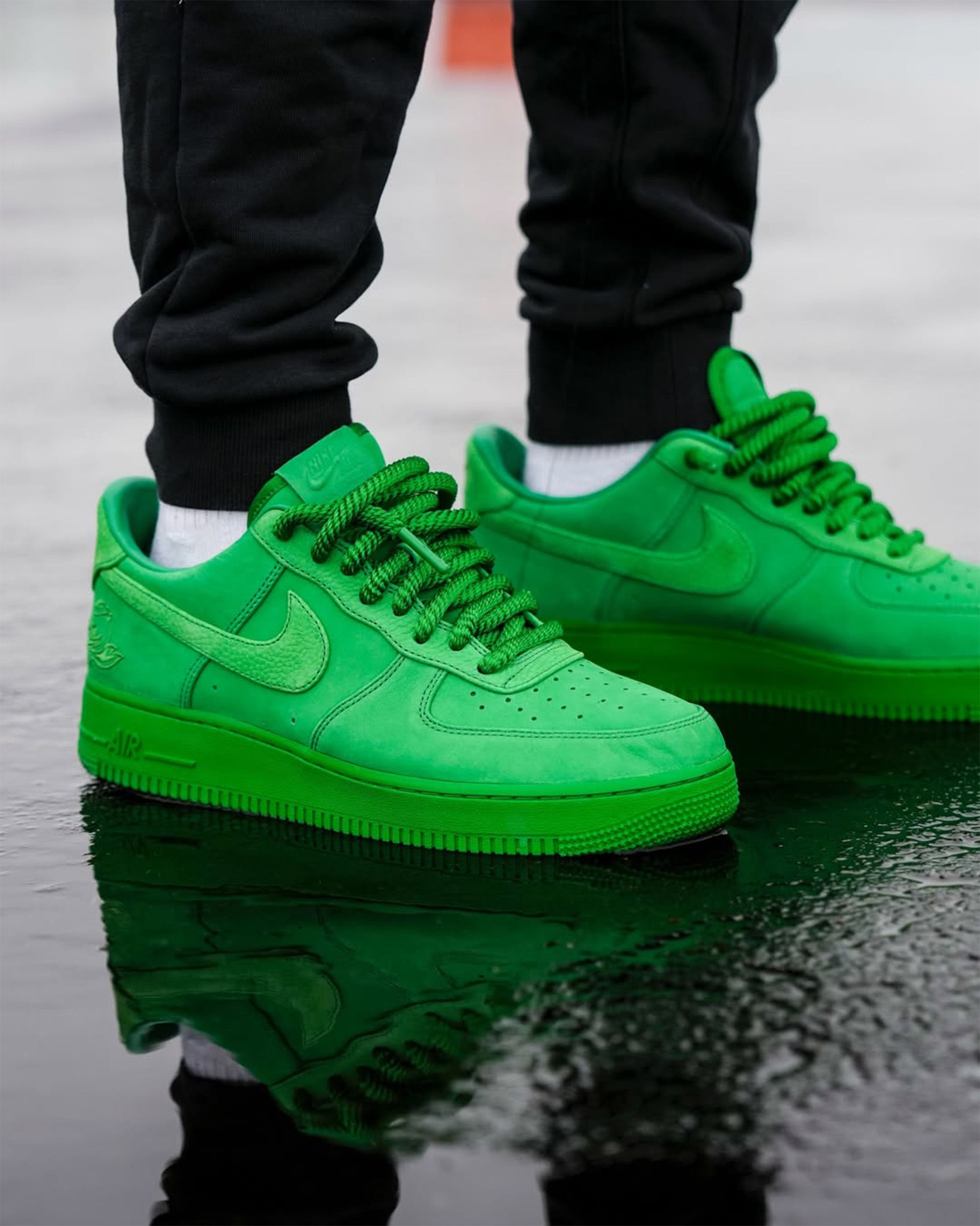 Oregon Ducks Debut All-Green Air Force 1 PEs for Peach Bowl