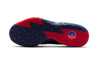 PSG x Nike KD 6 "Metallic Silver" (SKU: IU0593-001). Photo via Nike.