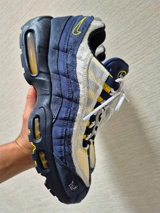 eric koston nike sb air max 95 obsidian speed yellow hq8492 400 1