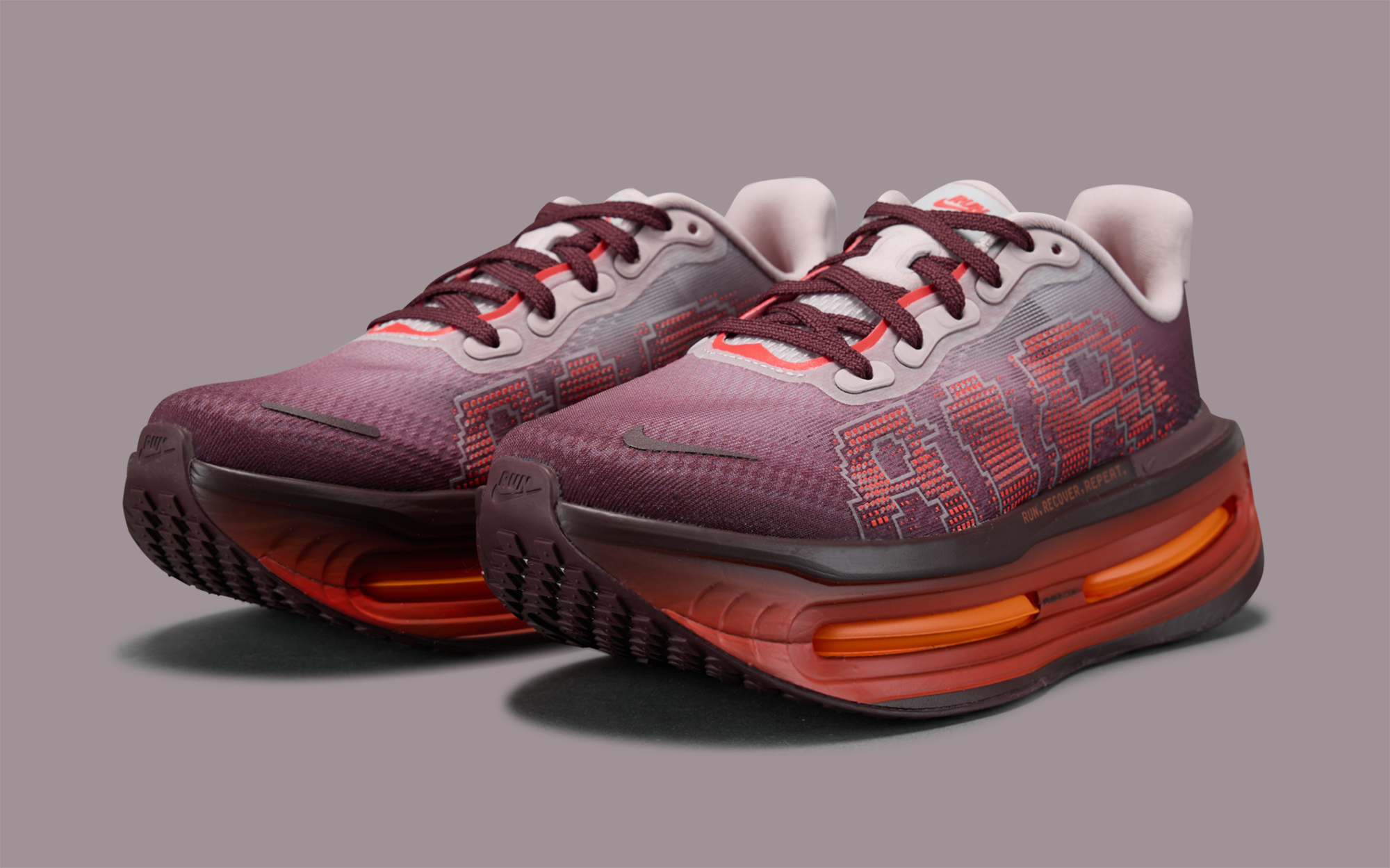 Women's Nike Vomero Premium "Shanghai" (SKU: IZ6180-666). Photo via Nike.
