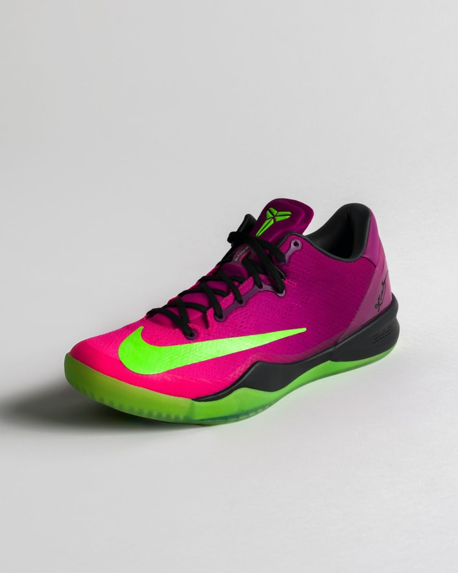 Original Nike Kobe 8 "Mambacurial" from 2013. Photo via Nike SNKRS.
