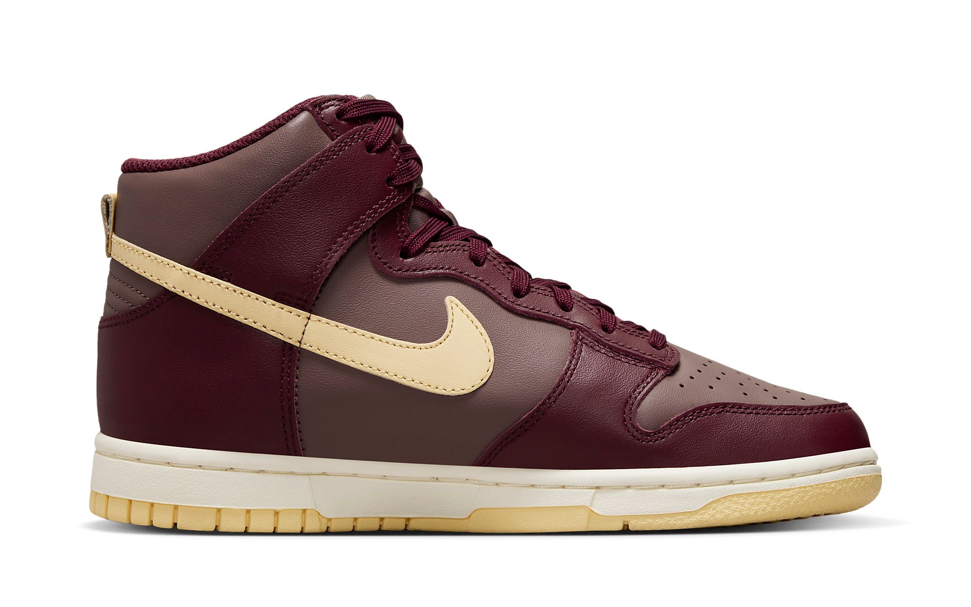 ナイキダンクHIGHプラムエクリプス/ナイトマルーン/セイル/ペールバニラ 26 Available Now // Nike Dunk High “Plum Eclipse” | House of Heat°