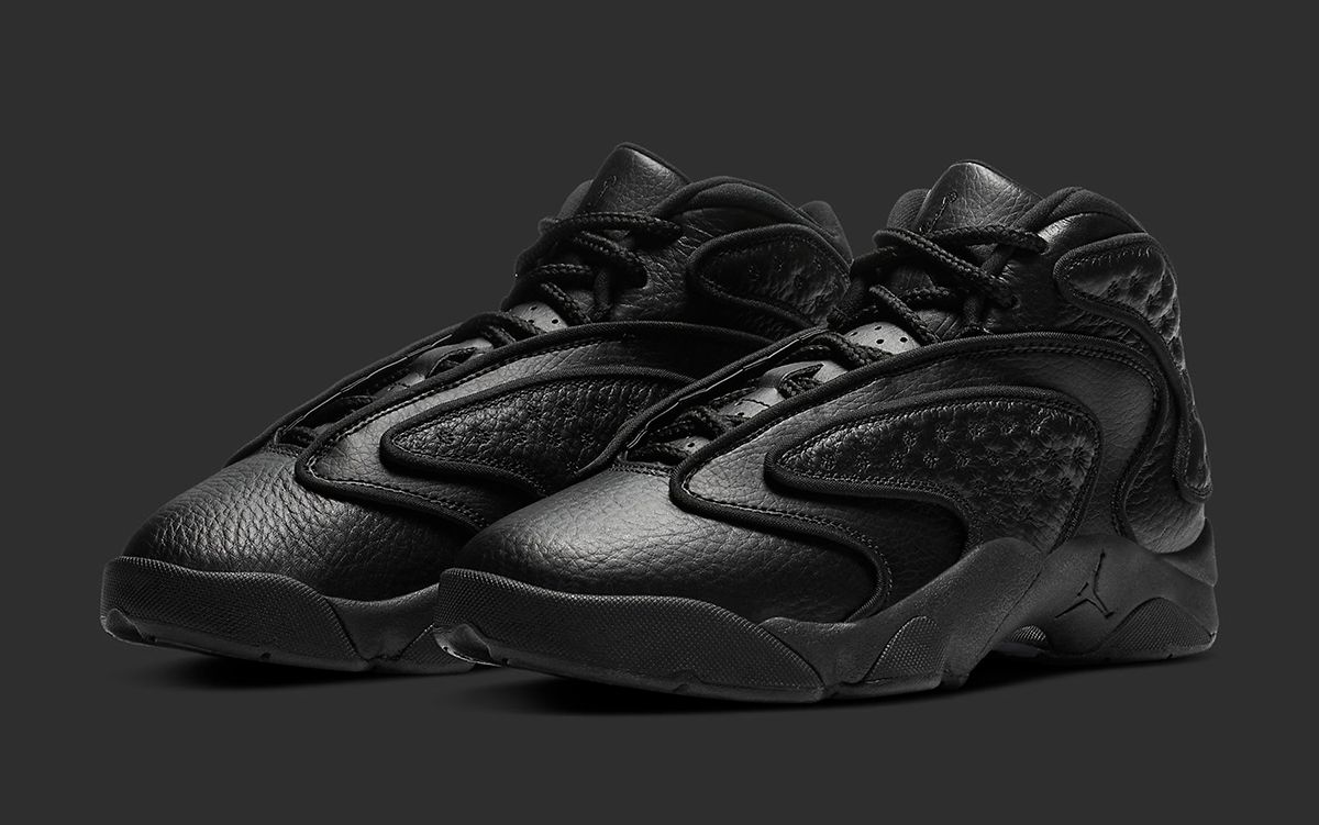 The Air Jordan OG Turns up in “Triple Black”