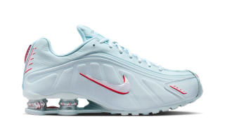 Nike Shox R4 "Puerto Rico" (2026) commemorative sneaker featuring the original color's of P.R.'s flag and a vejigante hang tag.