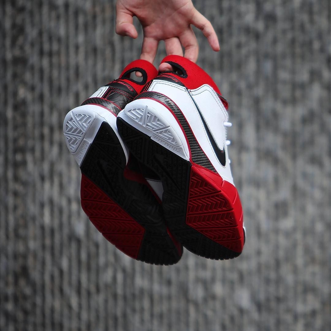 Detailed Looks at the Kobe 1 Protro “All-Star” | House of Heat°