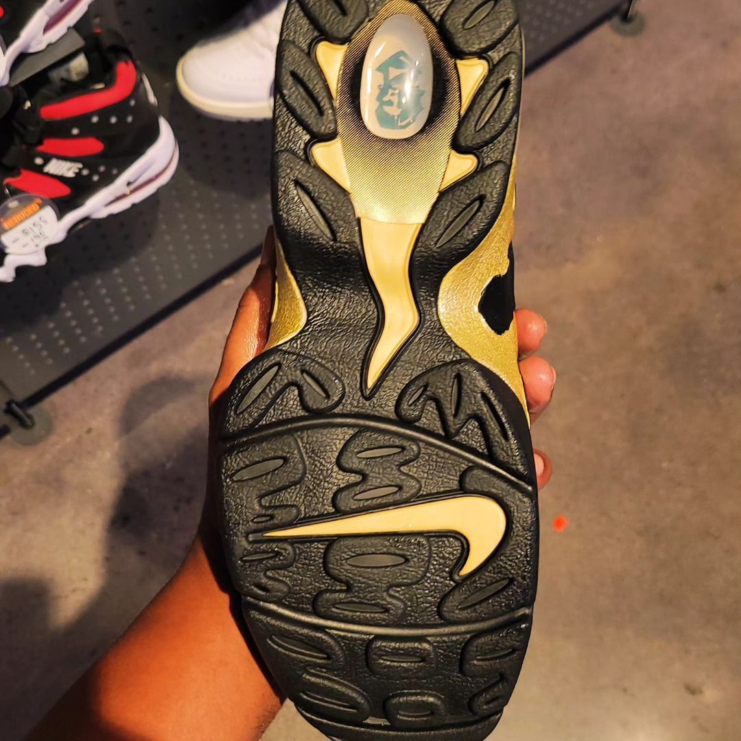 black and gold air max 96