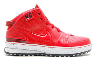 Nike-Zoom-LeBron-6-Big-Apple; SKU: 346526-661. Photo via Flight Club.