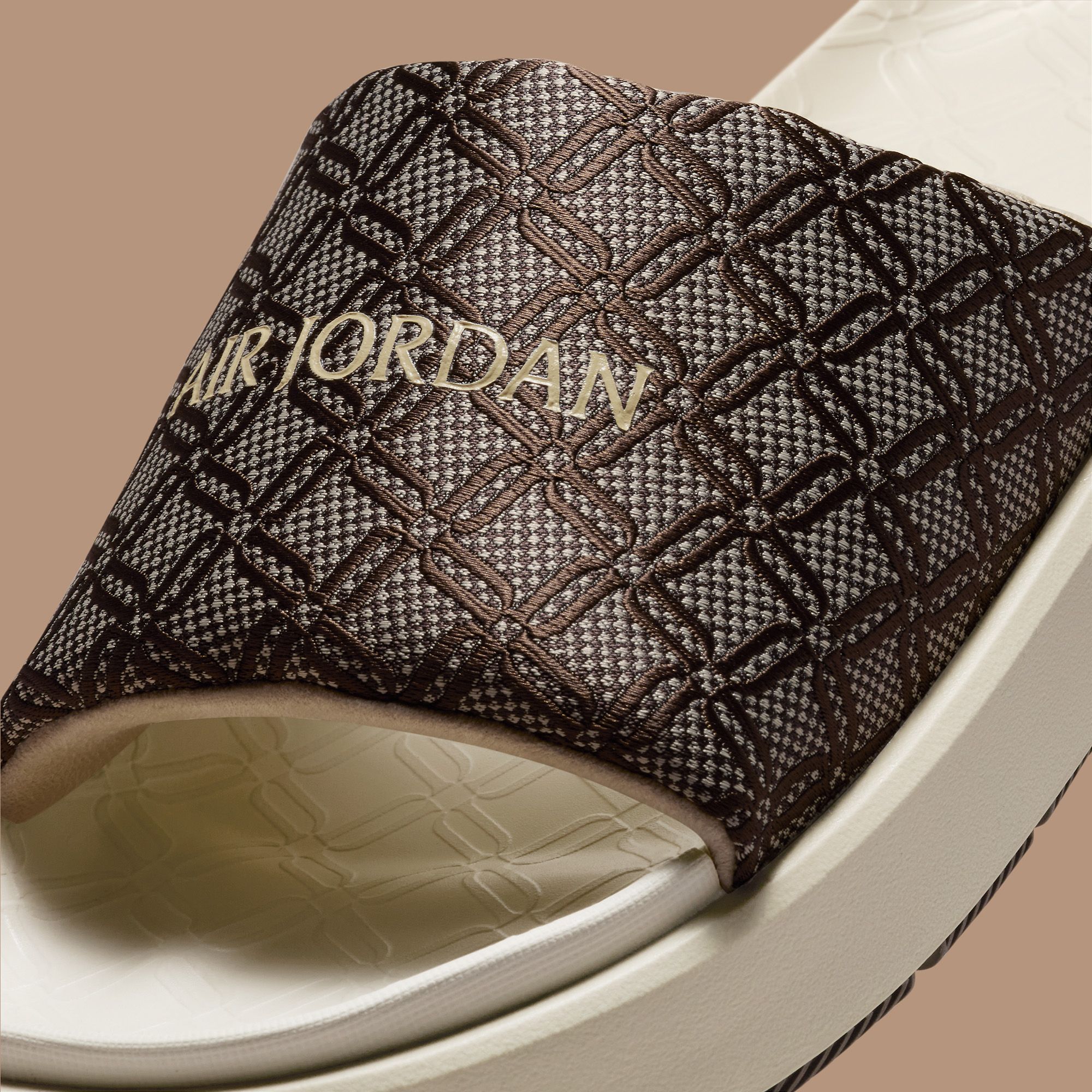 NIKE★Jordan Sophia Slide Rattan★22-27cm★高級色と デザイン 5d94f224e80d1a590b5dd48926437d
