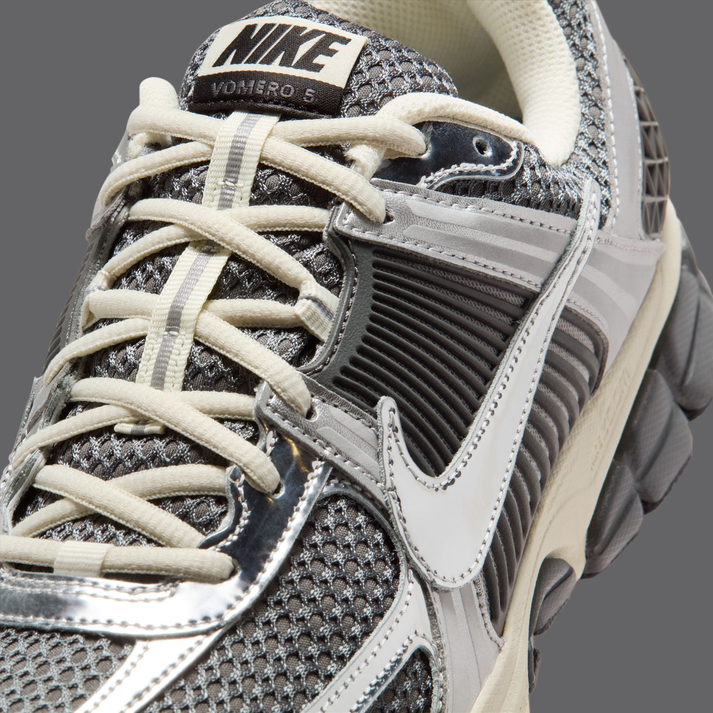 NIKE zoom vomero 5 prm グレー　iron ore 26cm Nike Zoom Vomero 5 PRM - Iron Ore / Metallic Silver / Photon Dust
