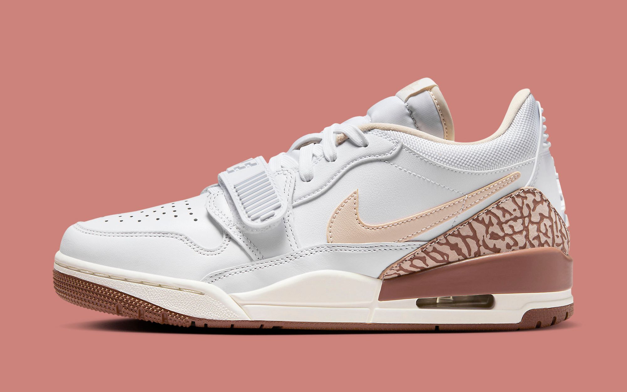 The Jordan Legacy 312 Low Emerges with Earthy Accentuations 