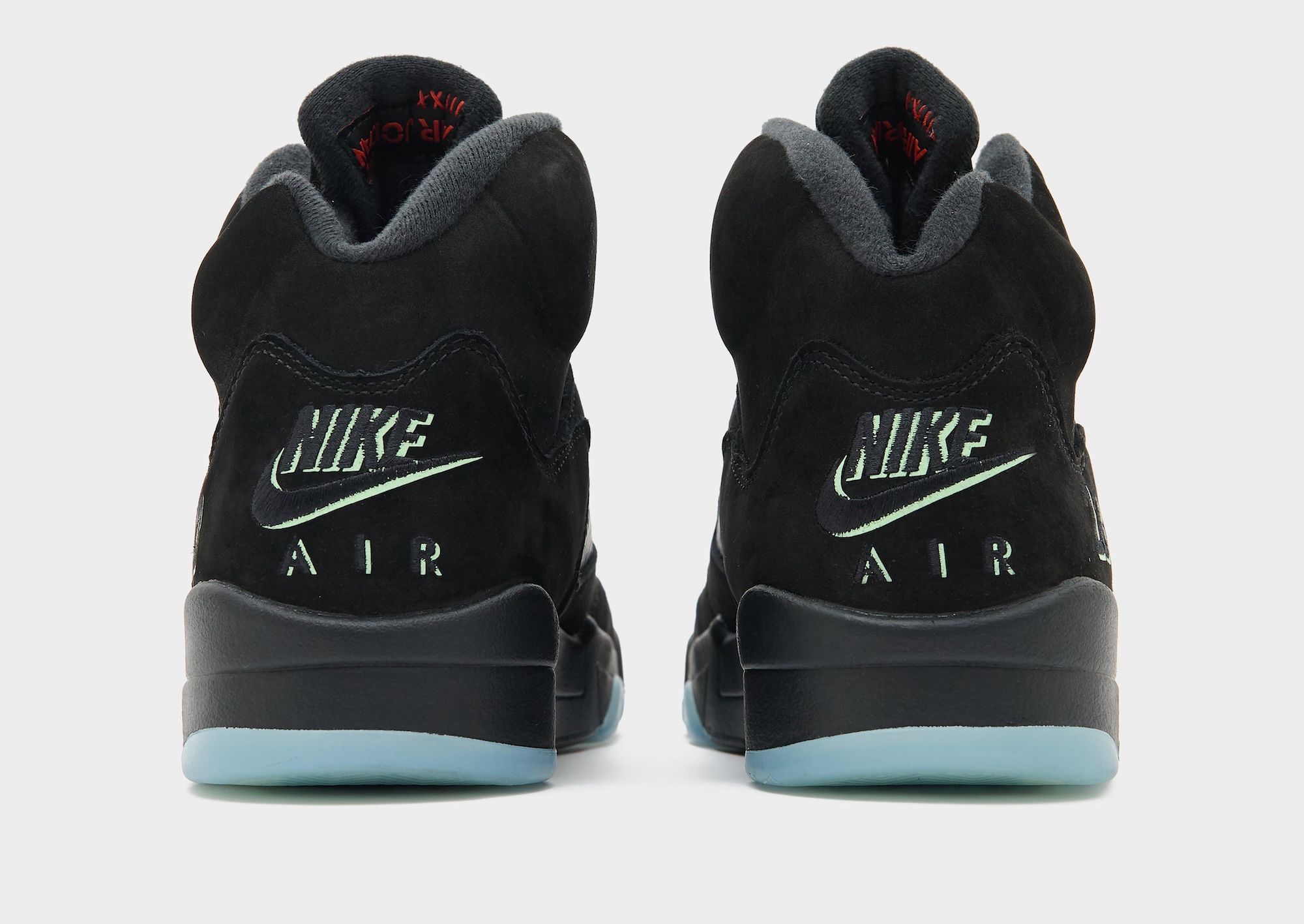Air Jordan 5 "Halloween" (SKU: HQ7978-001). Photo via JD Sports.