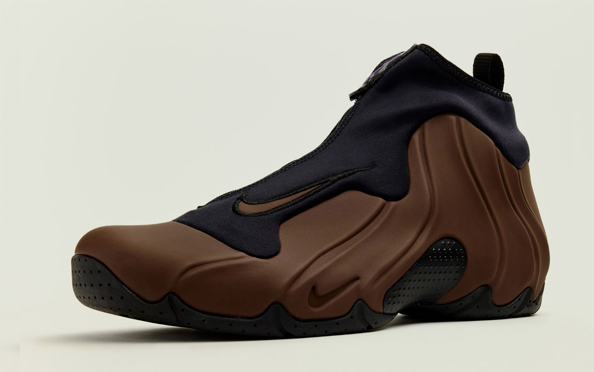 【メガトロン】Nike Air Flightposite One 28.5 The Nike Air Flightposite One “Metallic Gold” Returns