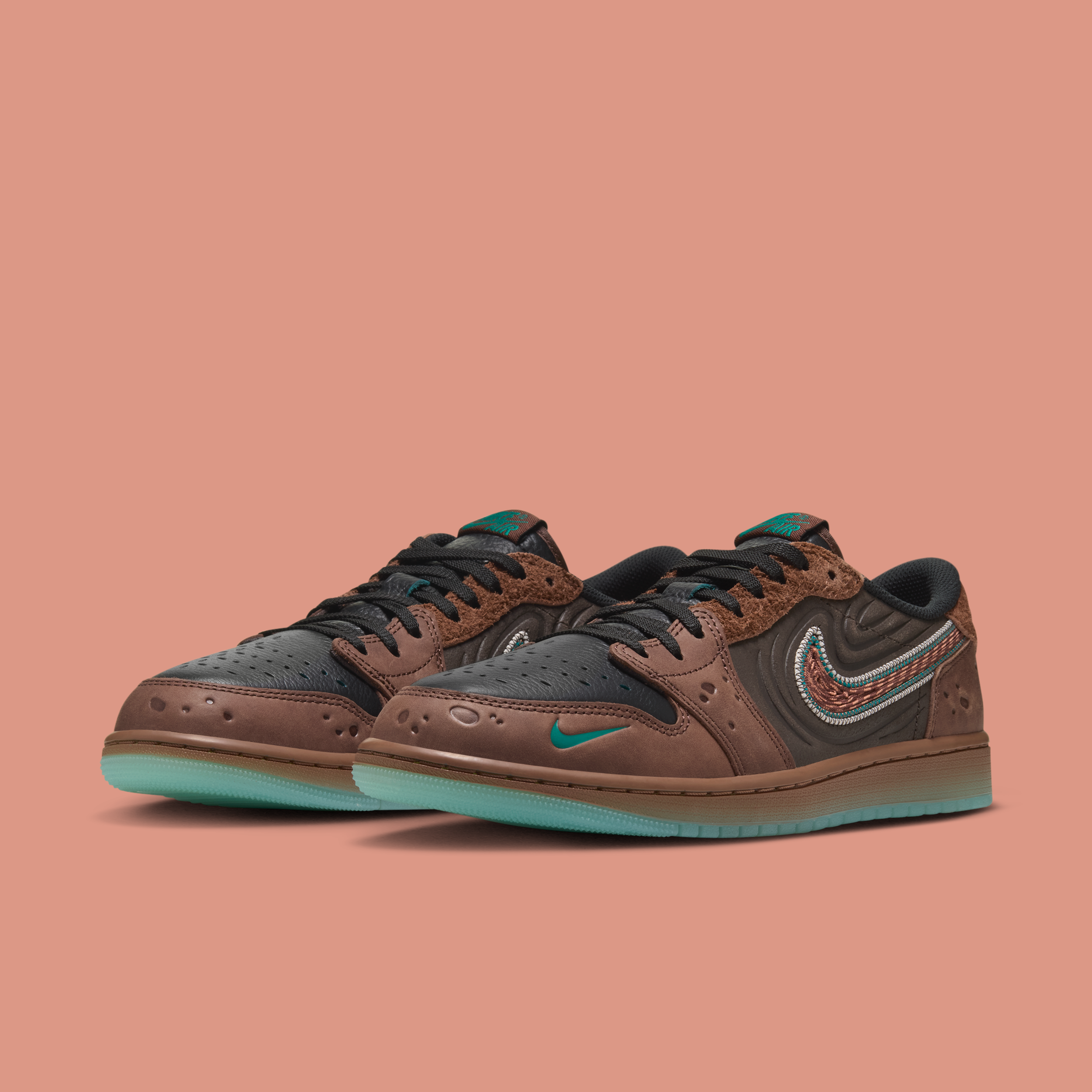 Men's Air Jordan 1 Low OG "Día de Muertos" (2026; SKU: IZ4686-216). Photo via Nike.