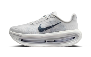 Nike Vomero Premium "Off White" (SKU: HQ2050-104).