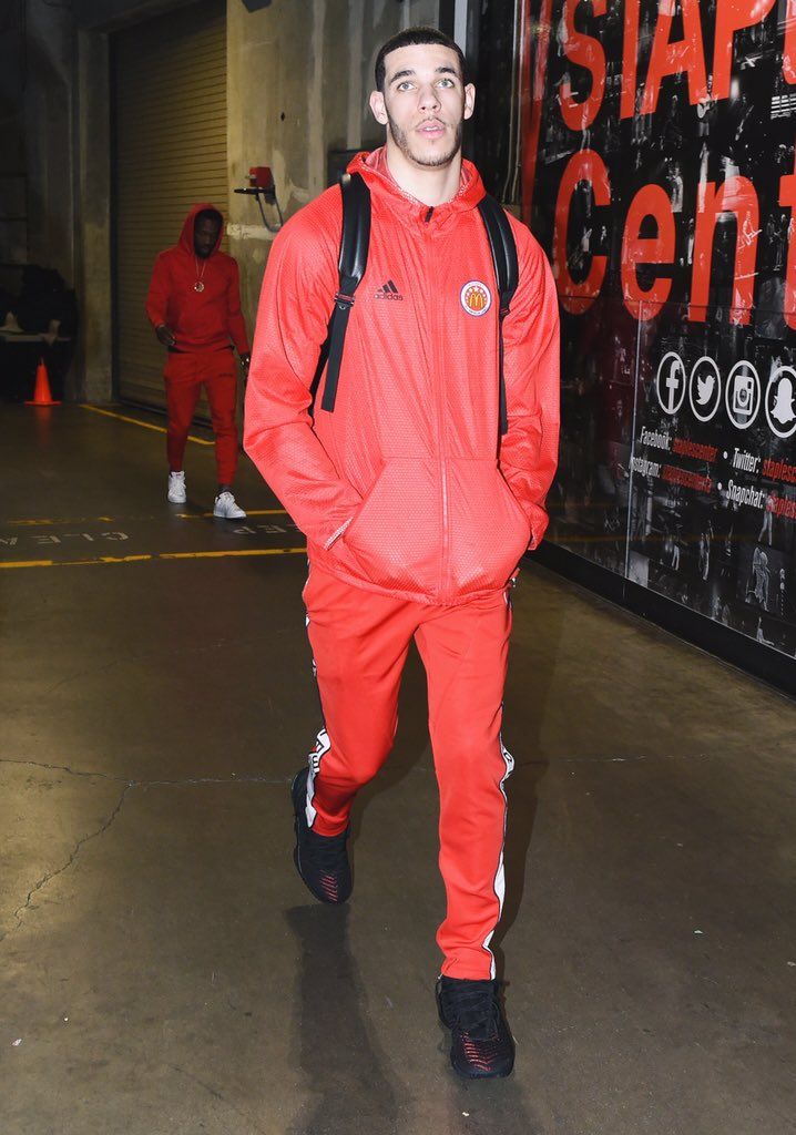 Lonzo Ball // Nike LeBron 16