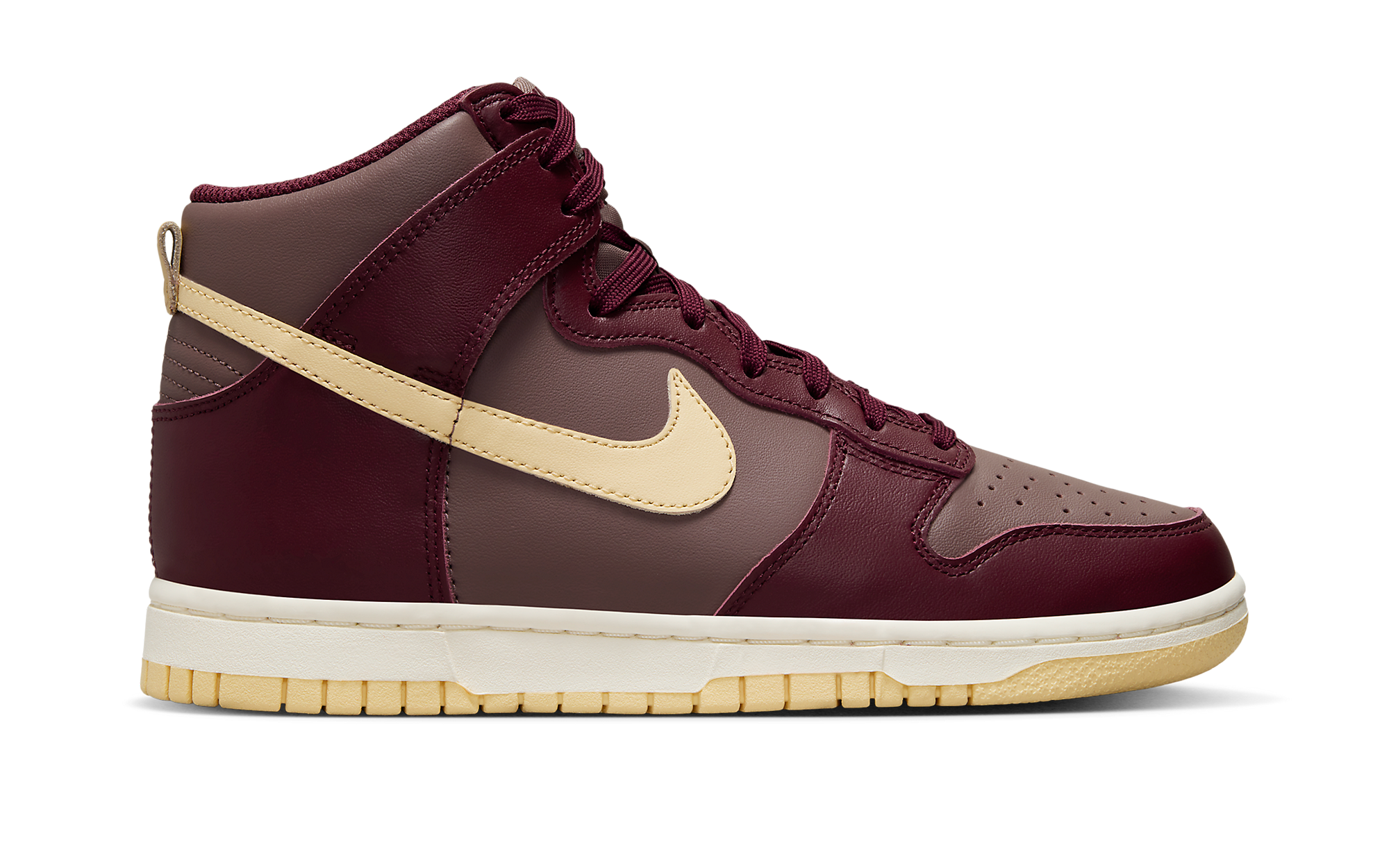 ナイキダンクHIGHプラムエクリプス/ナイトマルーン/セイル/ペールバニラ 26 Available Now // Nike Dunk High “Plum Eclipse” | House of Heat°