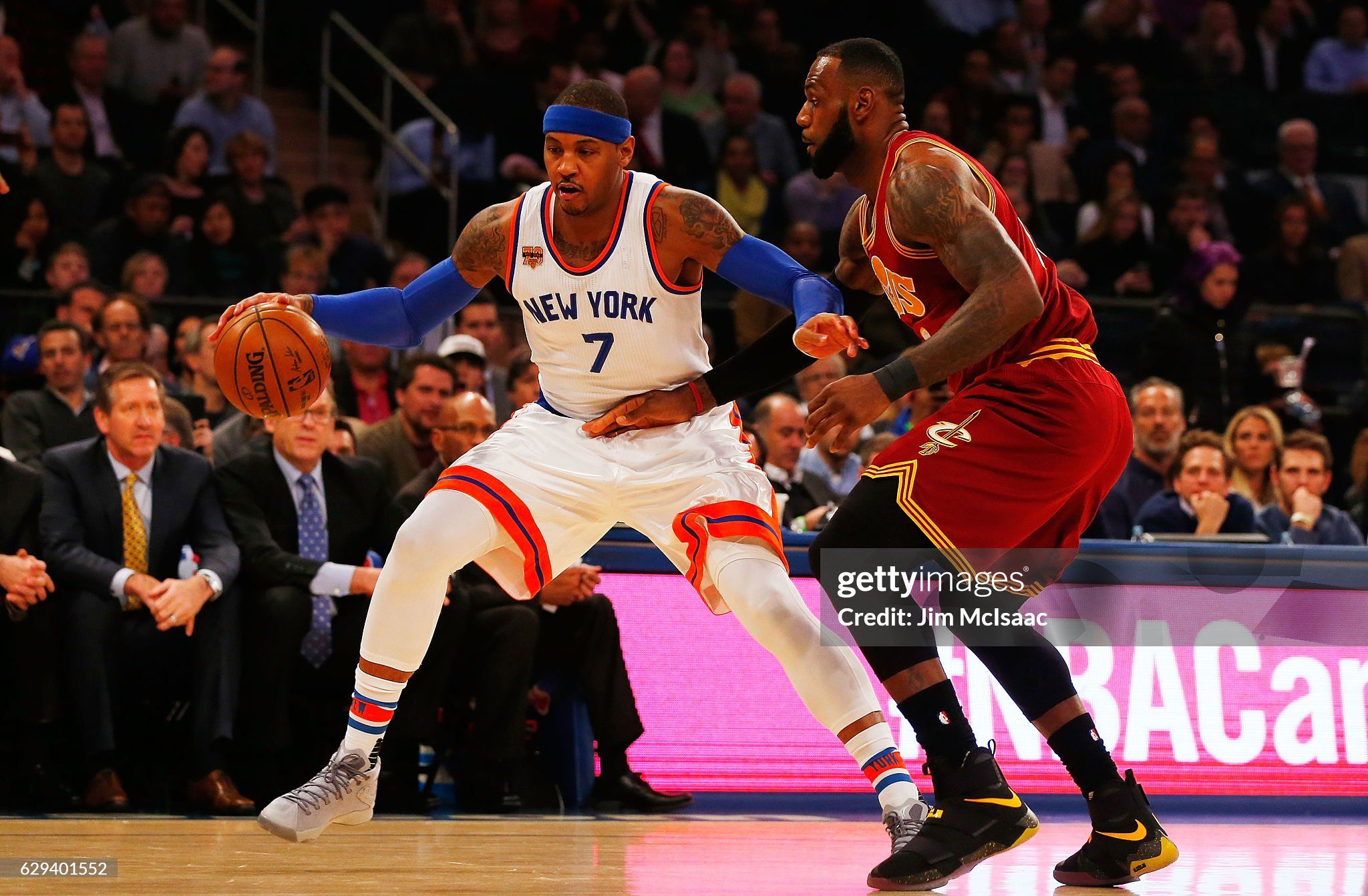  LeBron-James-Wearing-Nike-LeBron-Soldier-10-Black-Yellow-PE-Dec-7-2016