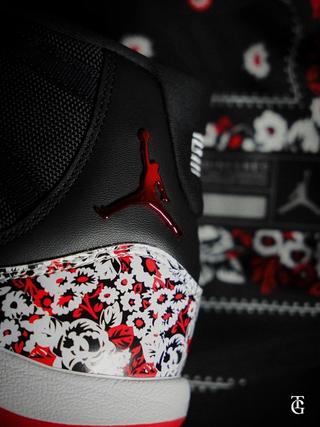 Jordan Brand's special-edition Air Jordan 11 baseball cleats for Japan's Yomiuri Giants, featuring Nomarhythm Textile pattern.