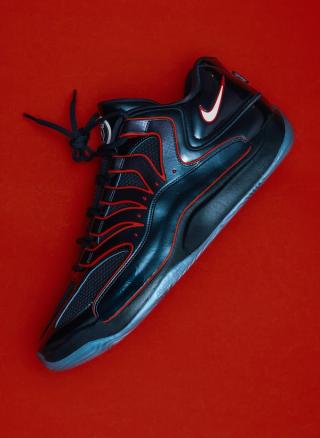 Kevin Durant Debuts Exclusive KD18 "PSG" PE, Inspired by the Paris Saint-Germain Football Club