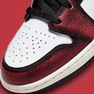 Nike Air Jordan 11 Retro Low GS White Varsity Red White Varsity Red-Black 528896-101
