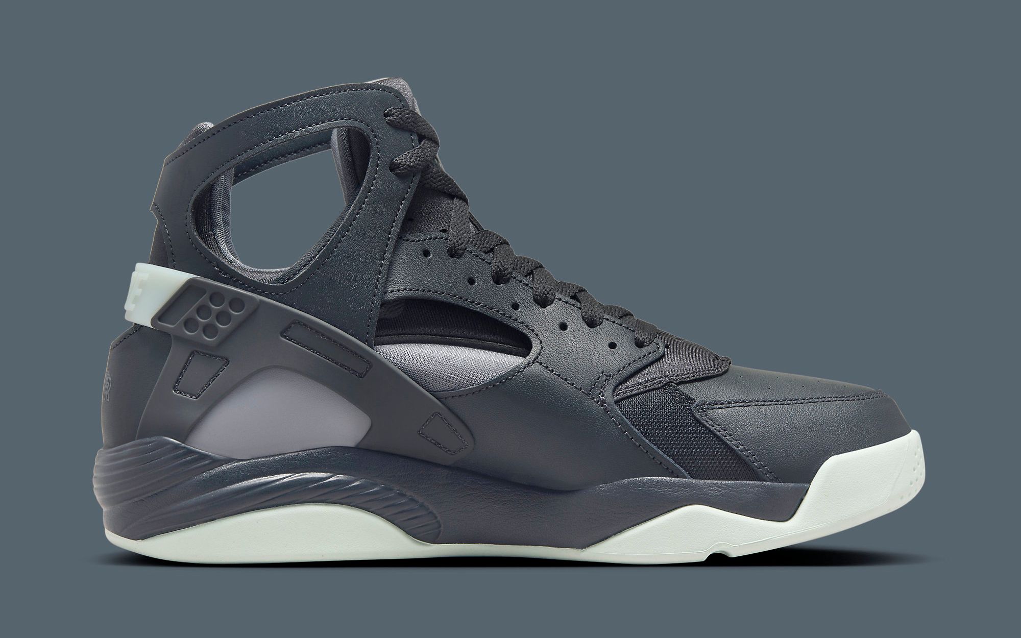 Nike air flight huarache white black cool clearance grey