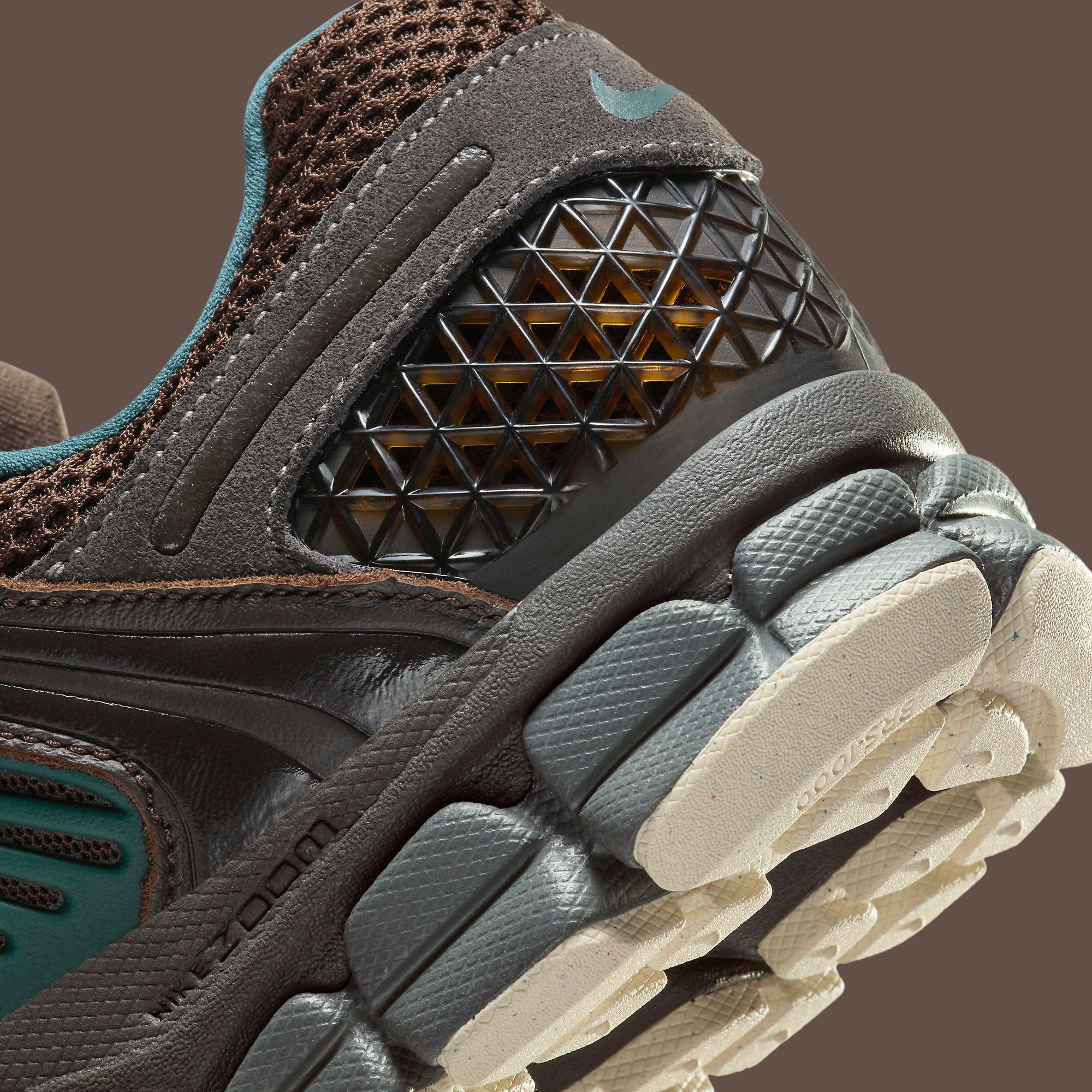 The Nike Zoom Vomero 5 Appears in Chocolate and Teal | House of Heat°