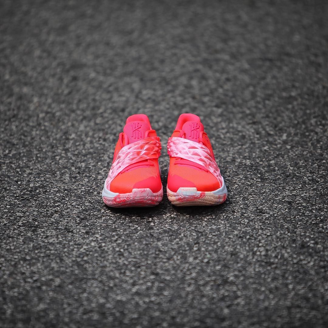 Kyrie 1 low outlet pink