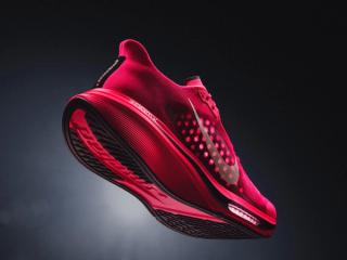 Nike Pegasus Plus 2. Photo via Nike.